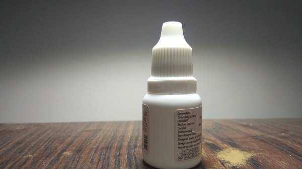 Esquecer de usar colírio, em doenças oculares como o glaucoma, pode levar a sérios problemas nos olhos, inclusive a cegueira.
